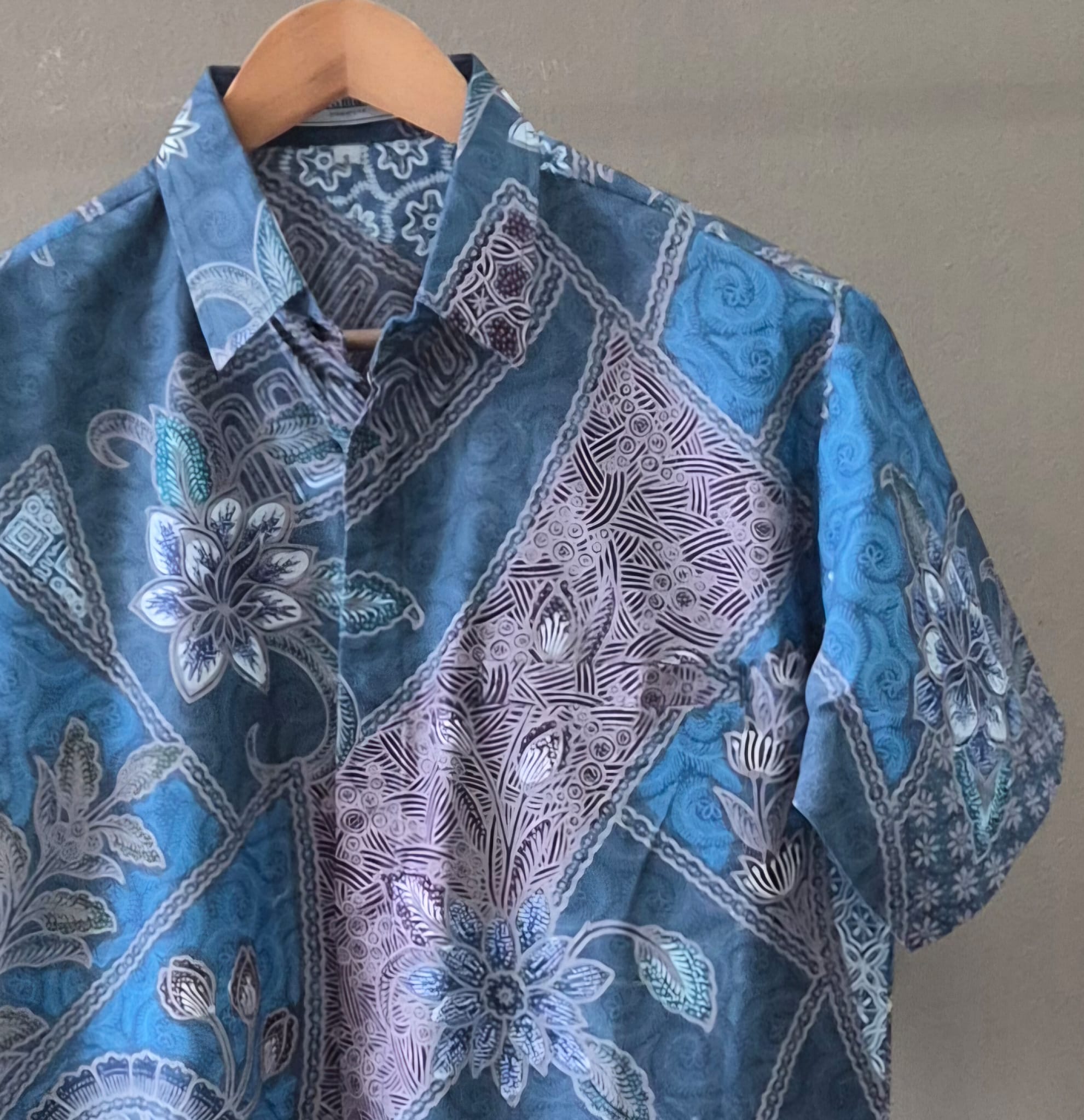 Regular Batik Men's Short Sleeve Shirt