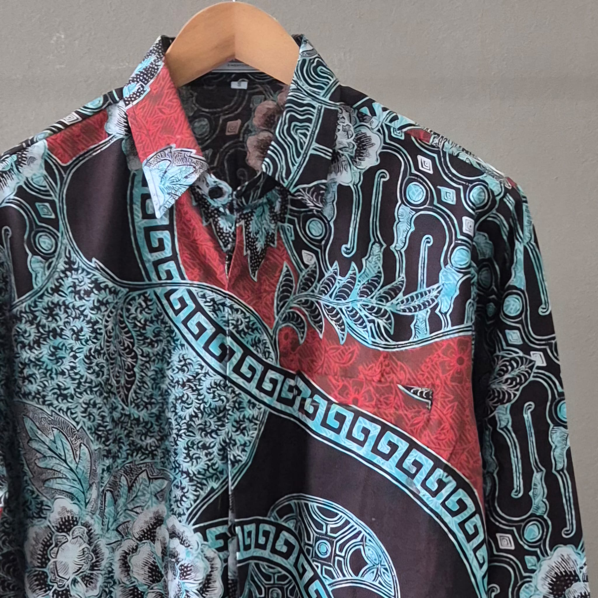 Regular Batik Men's Long Sleeve Shirt