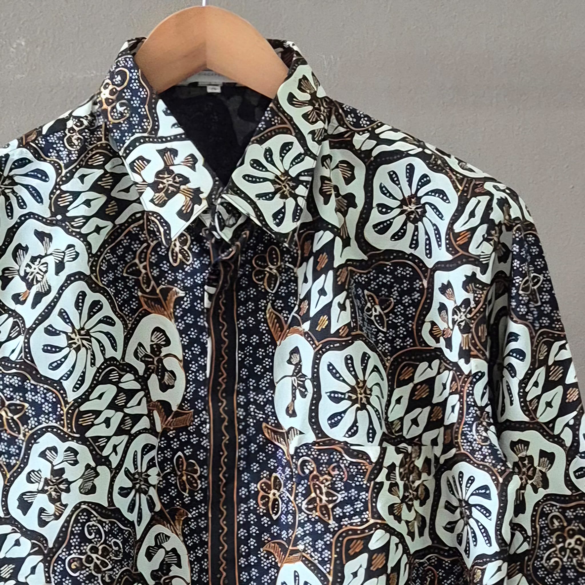 Premium Batik Tulis Supreme Men's Long Sleeve Shirt - S