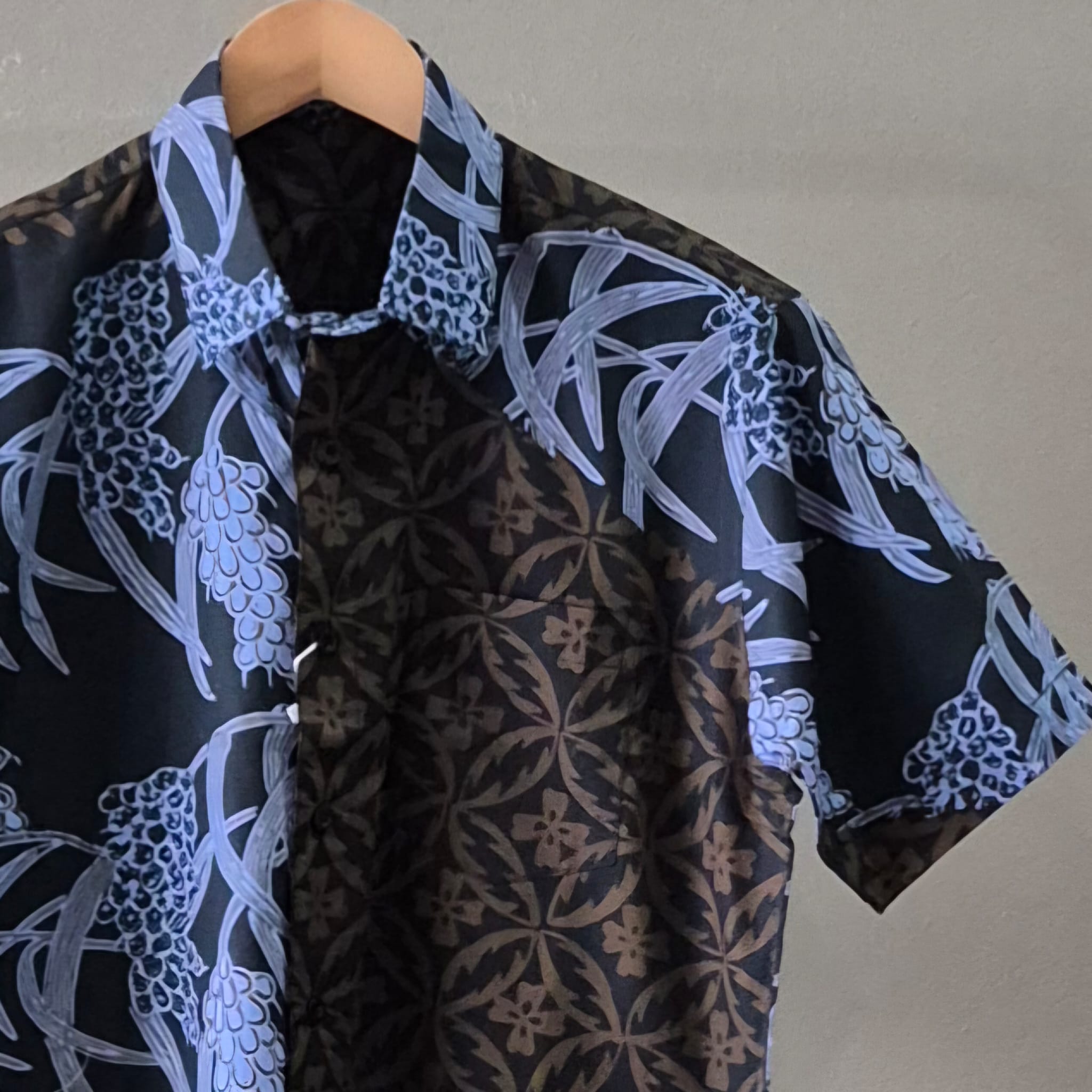 Batik Men's Short Sleeve Shirt - M