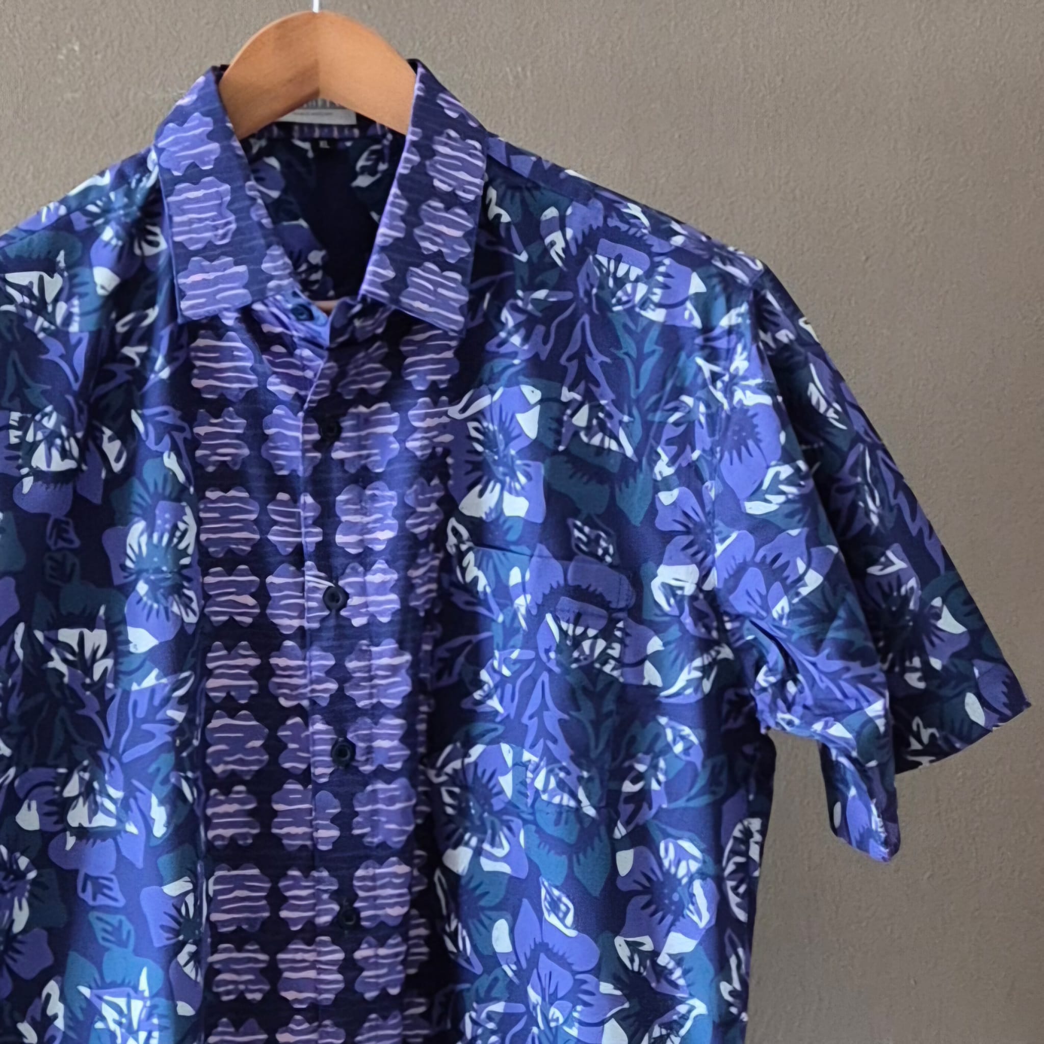 Batik Men's Short Sleeve Shirt - XL