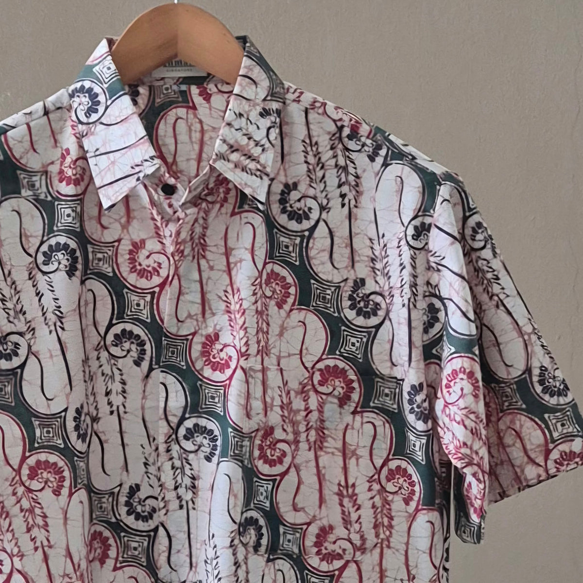 Regular Batik Men's Short Sleeve Shirt