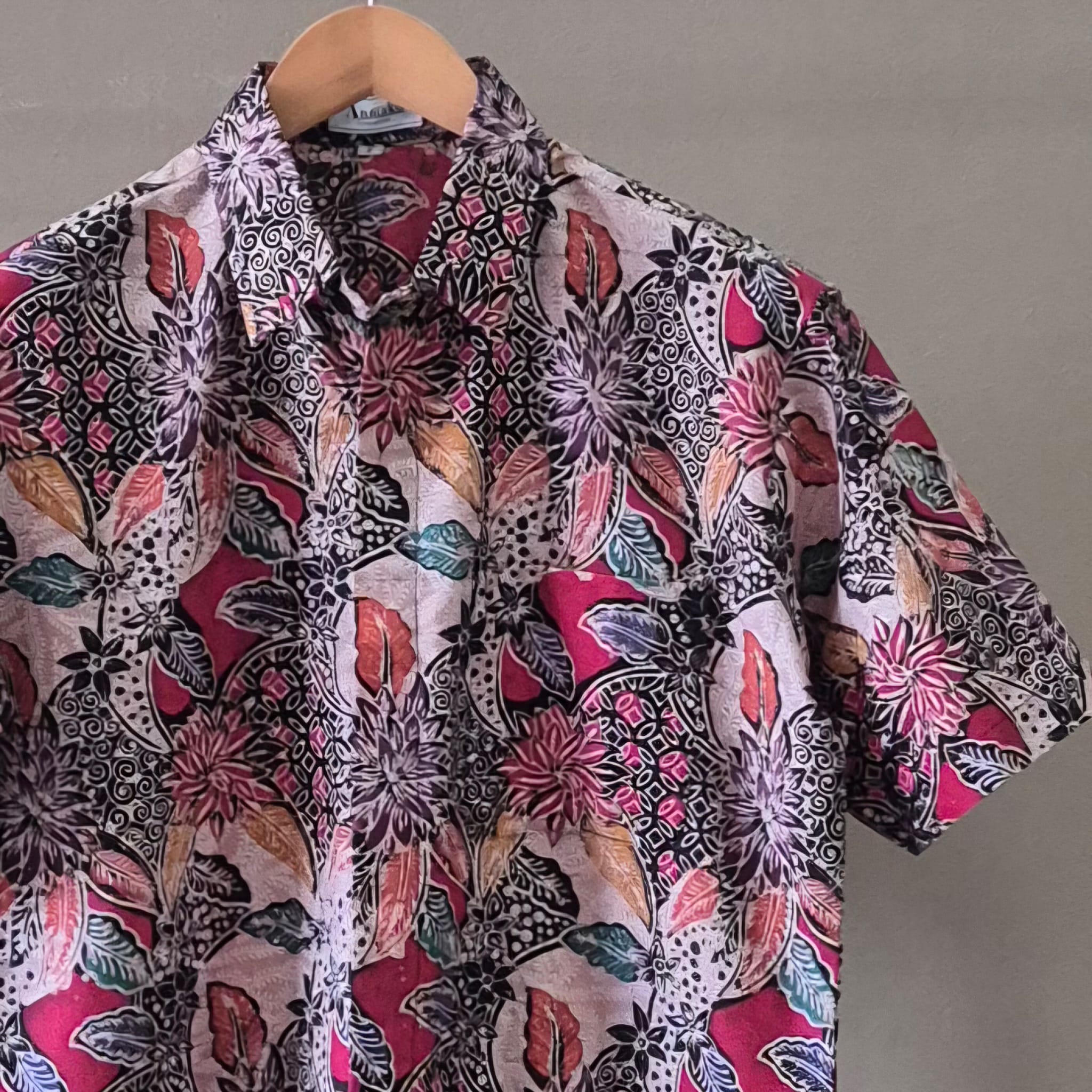 Regular Batik Men's Short Sleeve Shirt