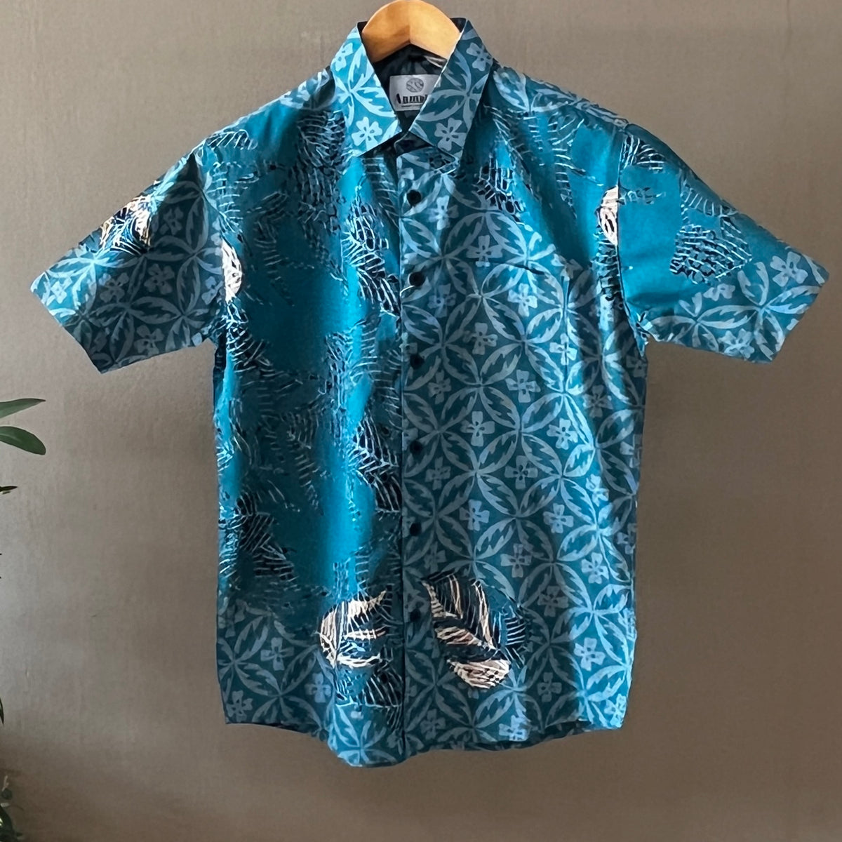 Batik Men's Short Sleeve Shirt